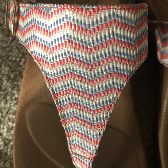 Multicolored, adjustable thong sandals - Picture 3 of 4